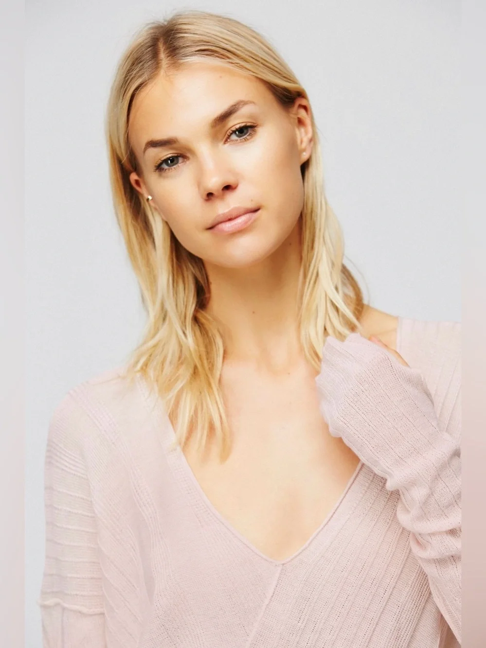 Free People Soft Pink V-Neck Asymmetrical Lightweight Knit Top with Thumb Holes